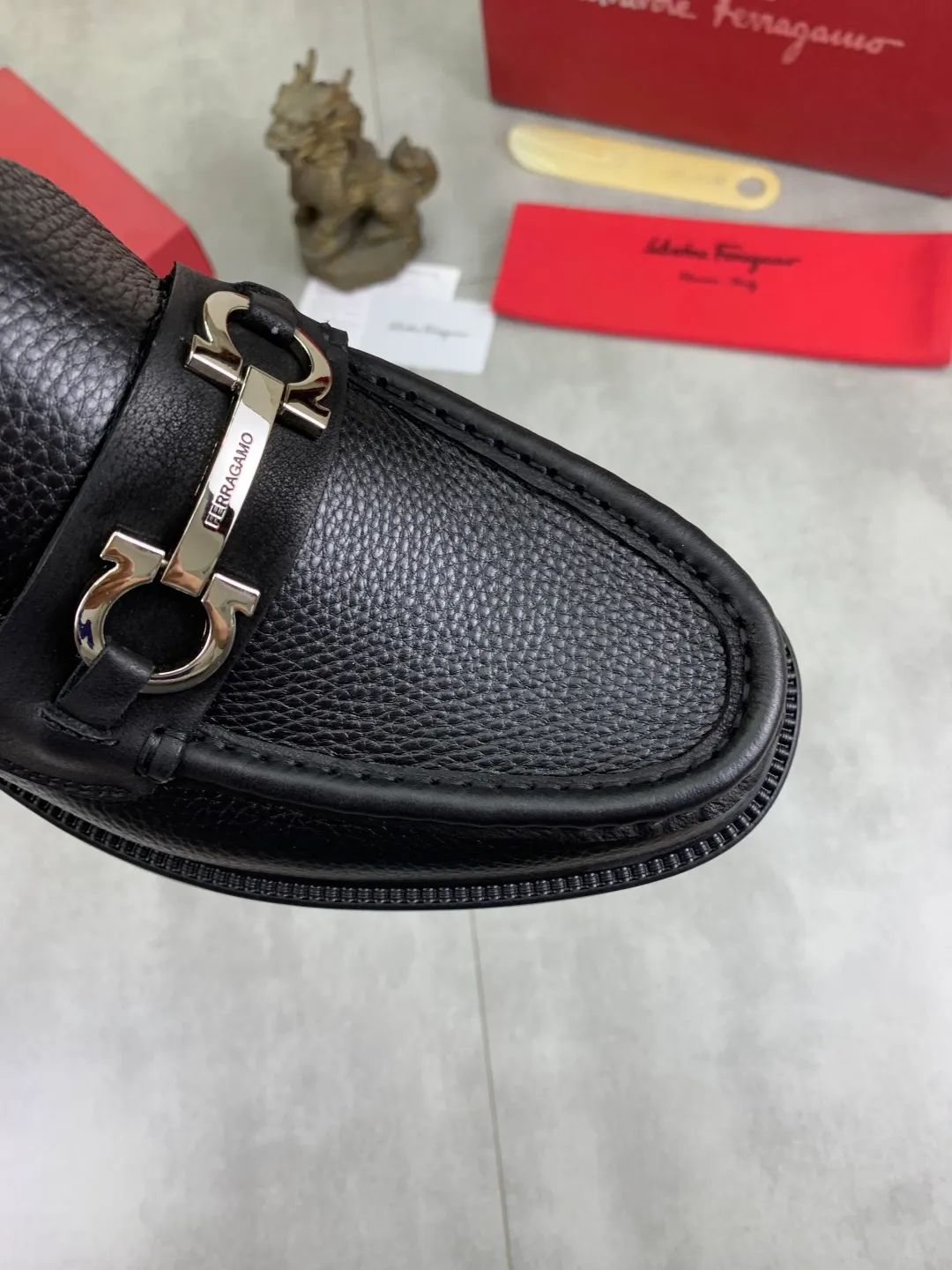 Men's Men's Shoes 💰P540💰[New Style] Water-dyed Niuli 🆘[Salvatore Ferragamo] Ferragamo's latest casual business leather shoes for men! Available at counters simultaneously! The fabric is made of specially imported original calfskin, the lining is made of imported water-dyed cowhide, and the original combination outsole is absolutely luxurious and leads the fashion trend. Matching code: 39-44 (38 45 customized) black optional